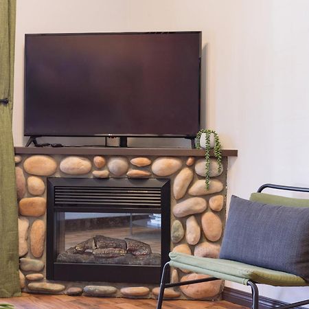 Grassihaus Mountain Getaway Apartment Canmore Ngoại thất bức ảnh