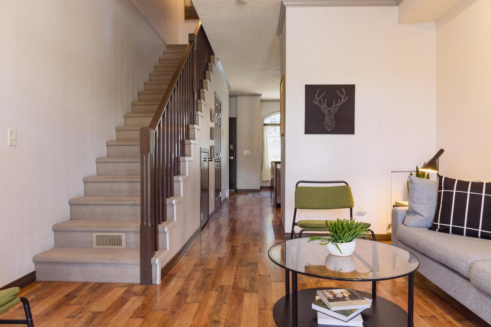 Grassihaus Mountain Getaway Apartment Canmore Ngoại thất bức ảnh