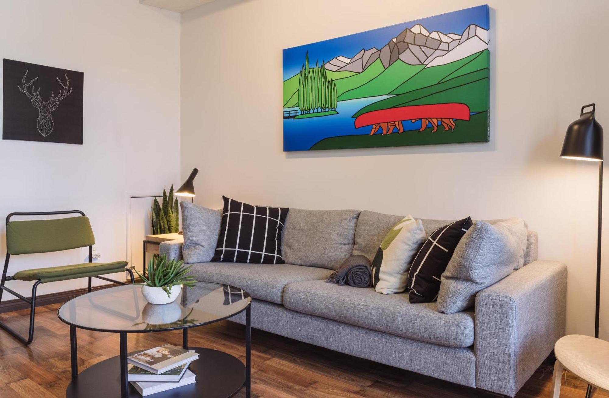 Grassihaus Mountain Getaway Apartment Canmore Ngoại thất bức ảnh