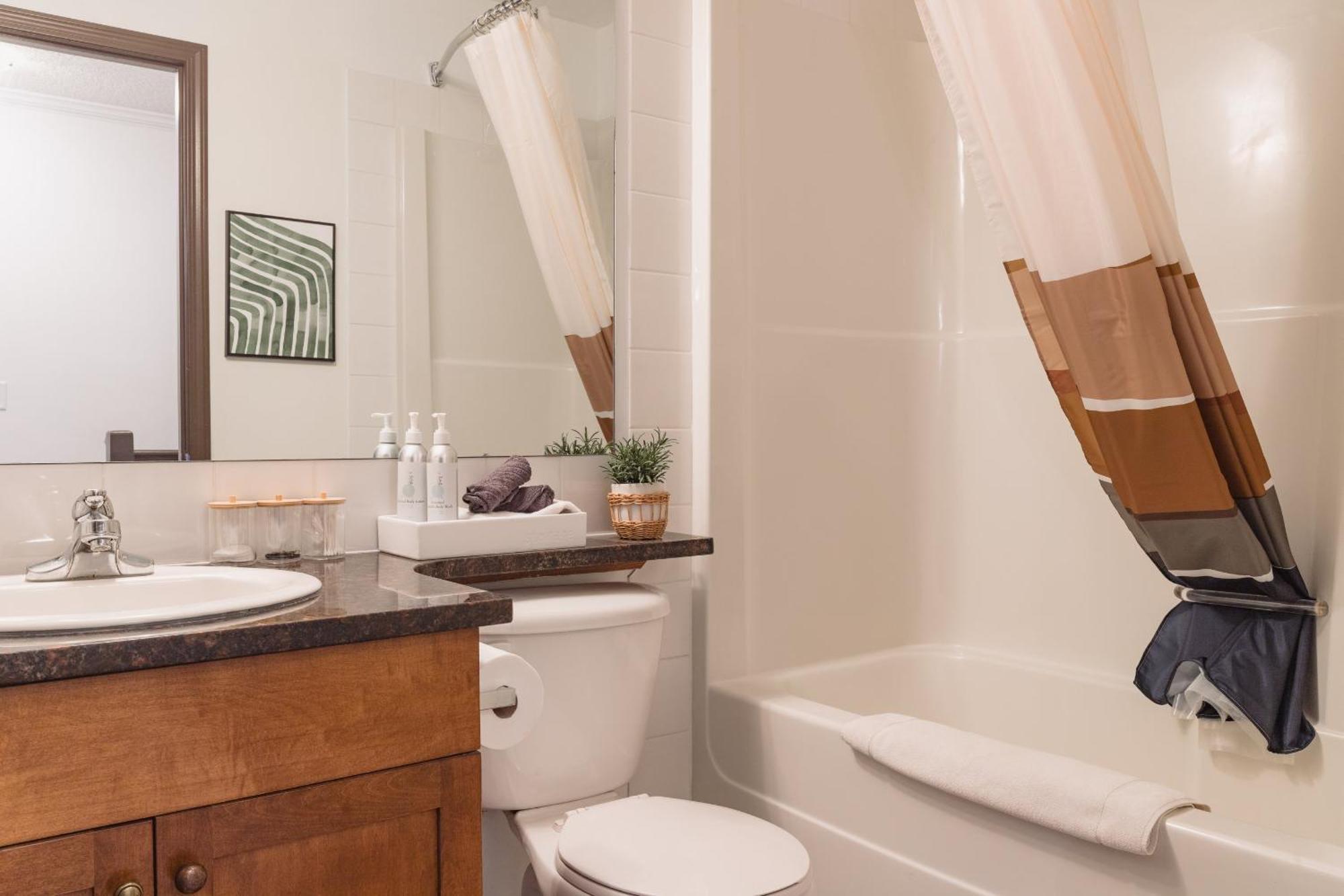 Grassihaus Mountain Getaway Apartment Canmore Ngoại thất bức ảnh