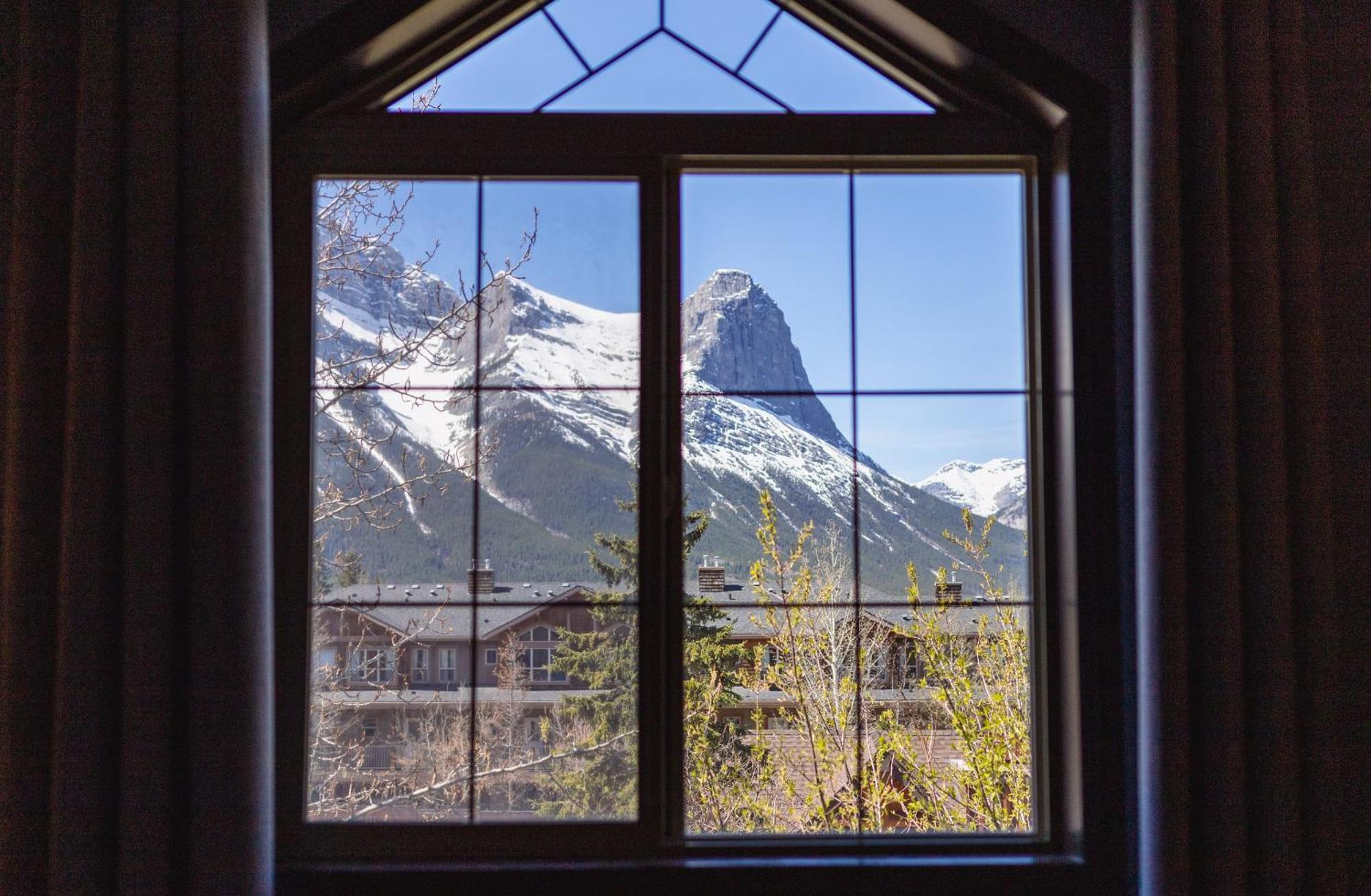 Grassihaus Mountain Getaway Apartment Canmore Ngoại thất bức ảnh